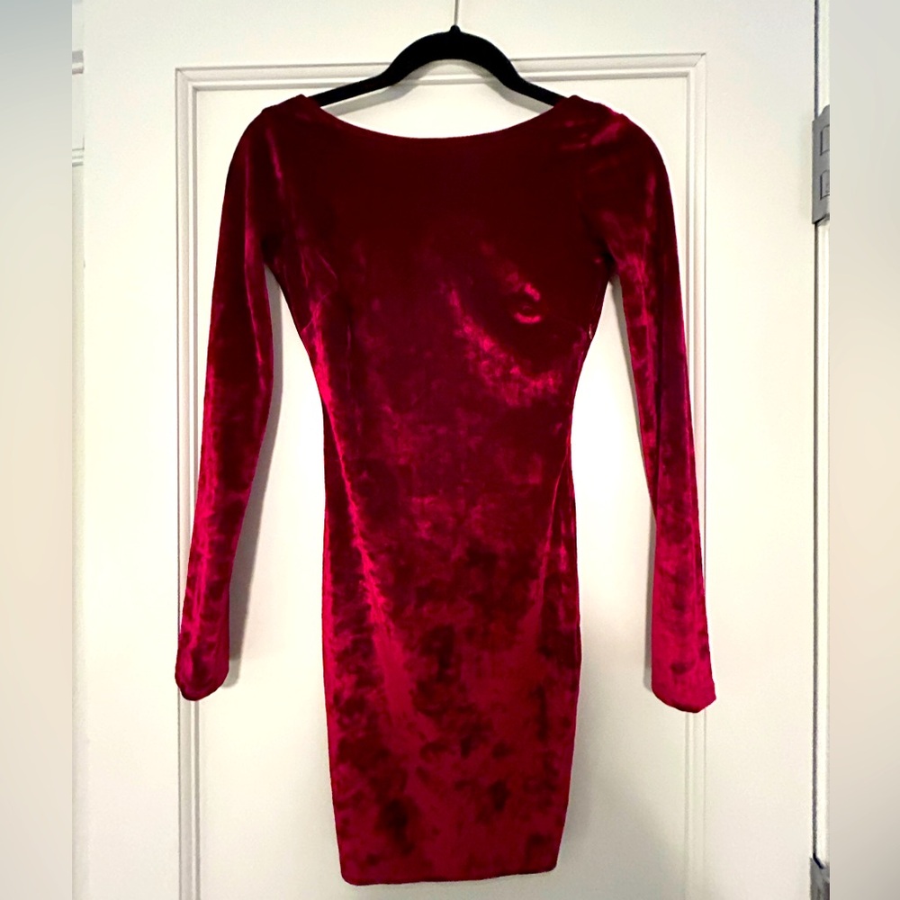 Lulus XS red velvet long sleeve backless dress.